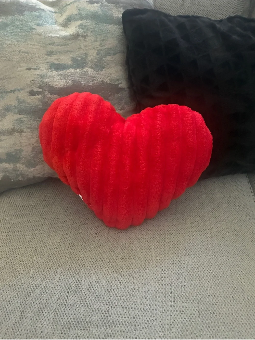 Red Plush Heart Throw Pillow Ribbed Soft Valentine Decor 15” EUC